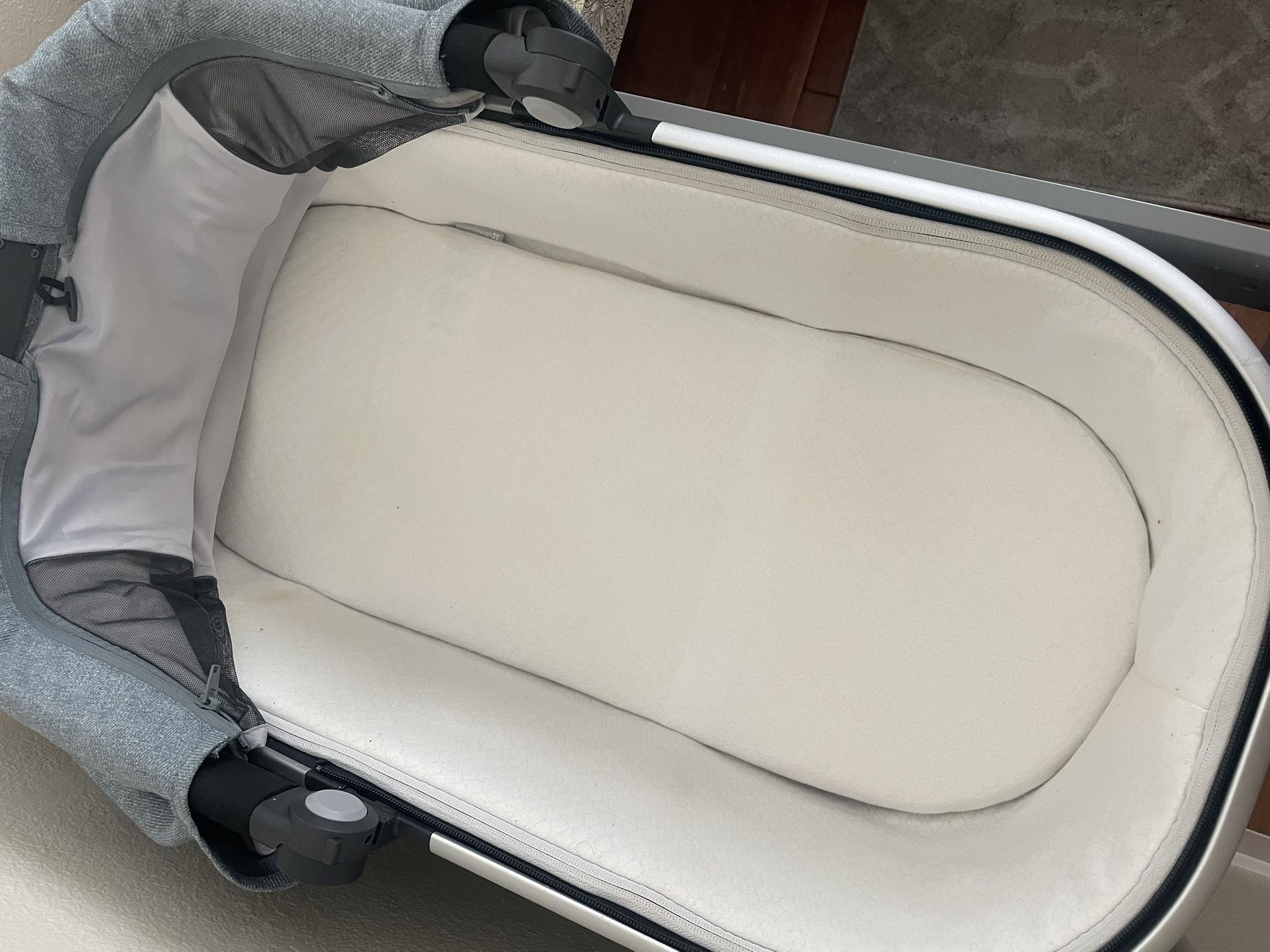 Uppababy bassinet 