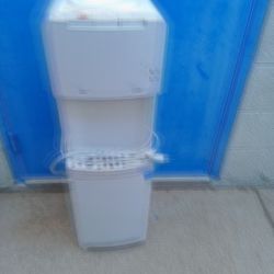 Very Nice Like New Water Cooler
