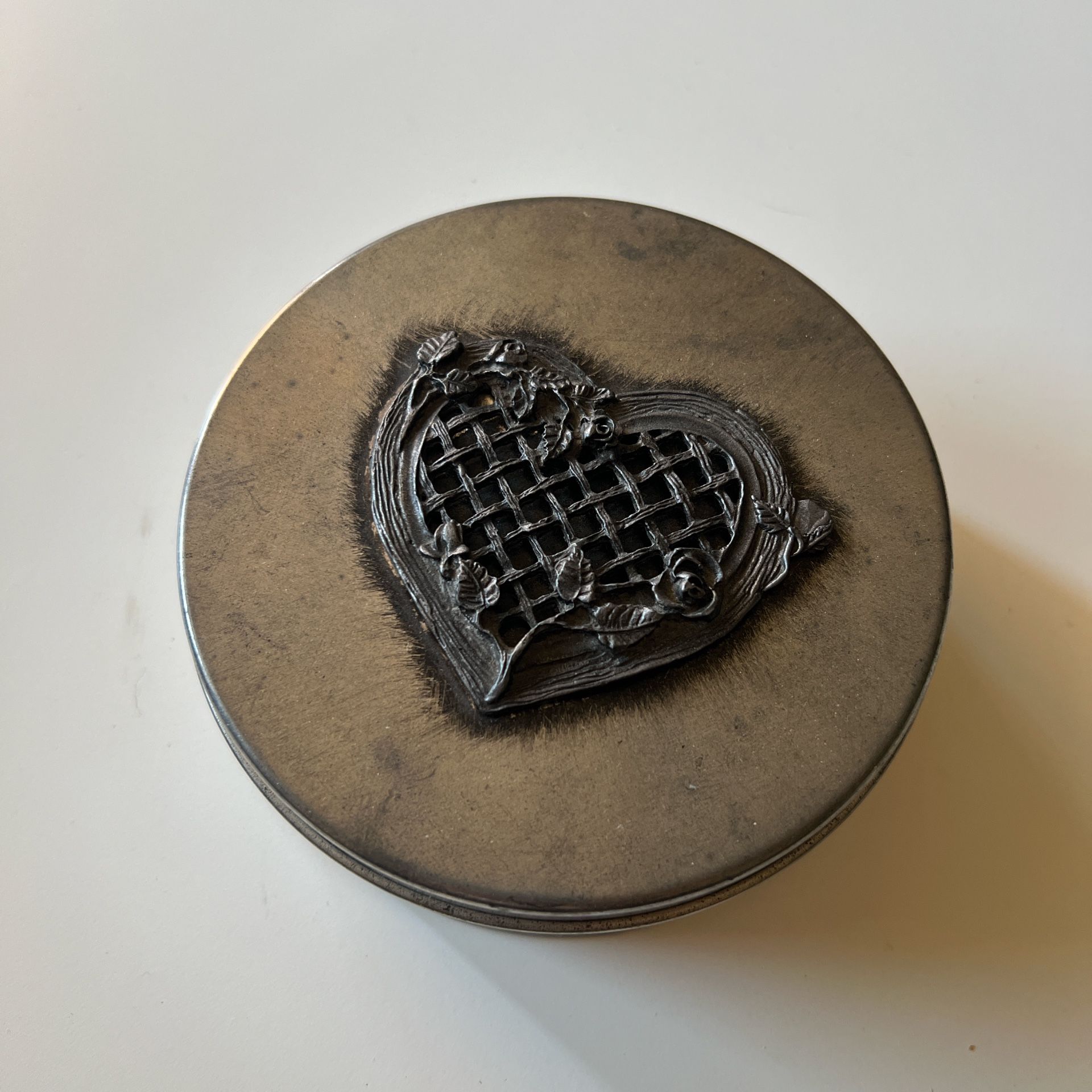 Vintage Rustic Tin Rounded Box With Roses And Heart