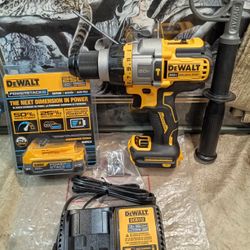 NEW DEWALT 20V BRUSHLESS 1/2 HAMMER DRILL DRIVER TOOL KIT 