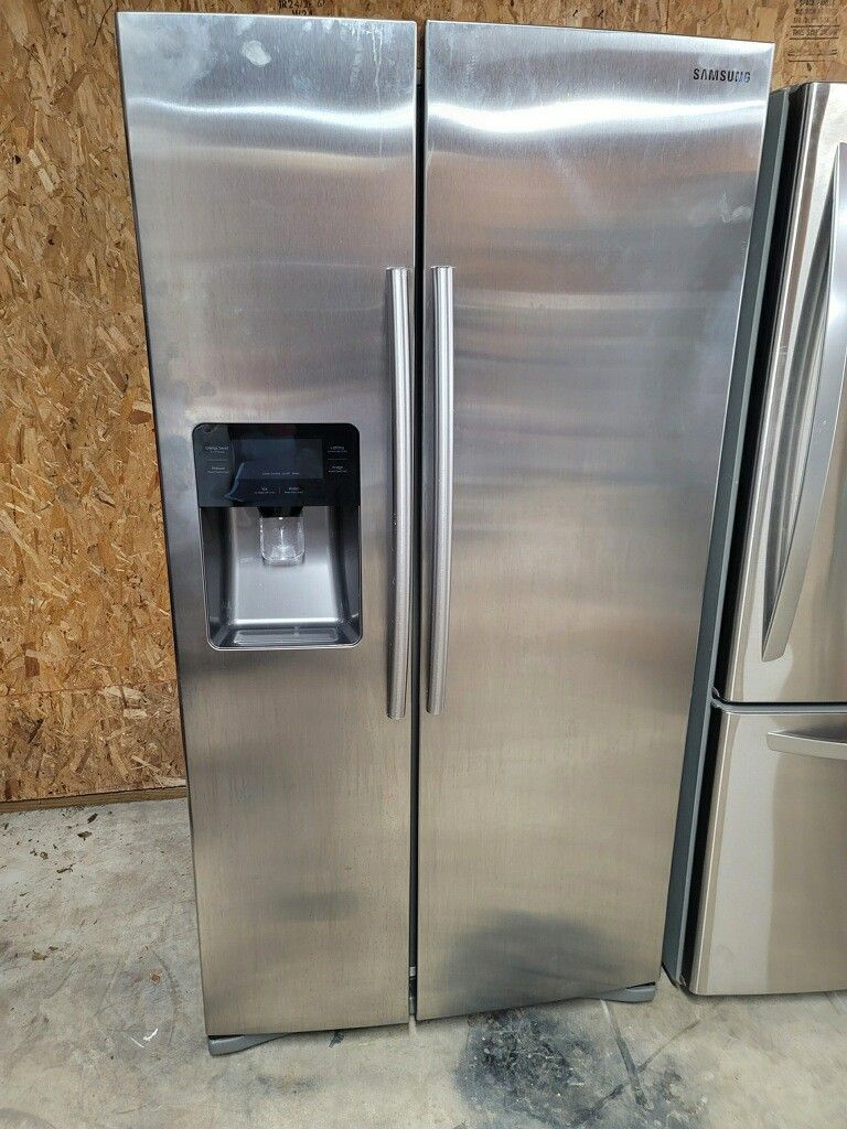 SAMSUNG REFRIGERATOR