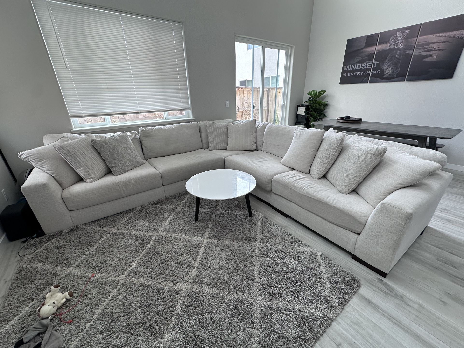 MUST GO! Beautiful And Comfy Ashley Furniture 5 Piece Sectional!