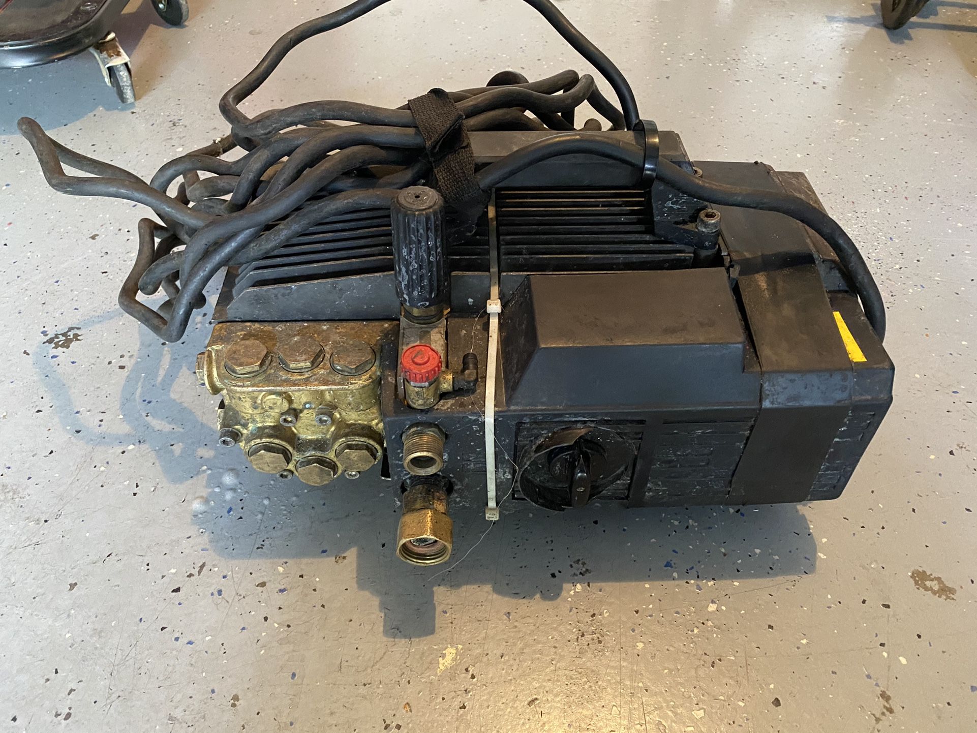 Electric Pressure washer 1300 PSI, Commercial grade
