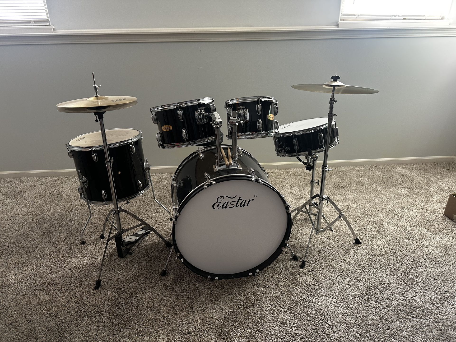 Eastar Standard Sized Drum Set.