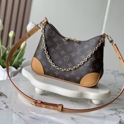 Amazing debut! LV Monogram armpit bag, cowhide trim and gold chain embellishment, fashionable and versatile, super eye-catching!(off45)