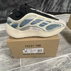 Yeezy 700 Kyanite