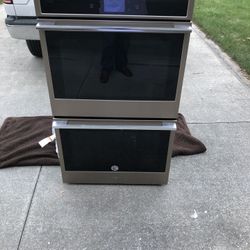 Priced to sell - Whirlpool - Built-In Double Electric