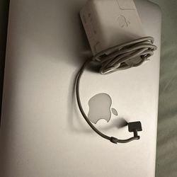 2015 Apple MacBook Air 13”