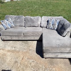 Grey sectional With Free Delivery 🚛