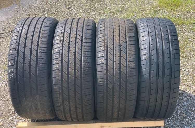 FOUR TIRES - P235 45 18