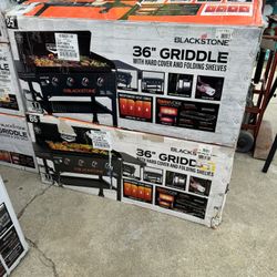 Blackstone Original Outdoor Griddle, 2-Burner 28" Propane Flat Top Grill with Hard Cover, Black