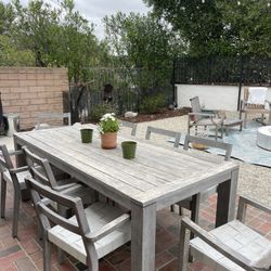 Outdoor dining set