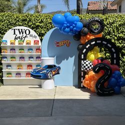 Hot Wheels Backdrop And Balloon Garland 