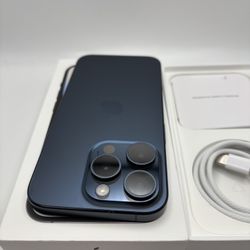 Blue titanium 15 Pro 256gb unlocked for any carrier battery health 83% iPhone is in brand new condition ++++++++Spanish++++   iPhone 15 Pro de 256 GB 
