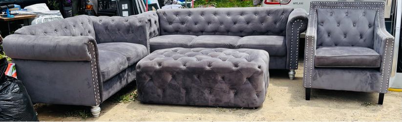 Couch set