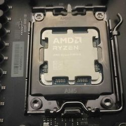 AMD Ryzen 9 9950X 16-Core AM5 Desktop CPU (5.7GHz Boost)