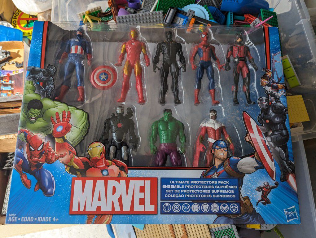 Marvel Avengers Action Figures 8 Pack (NEW/SEALED)