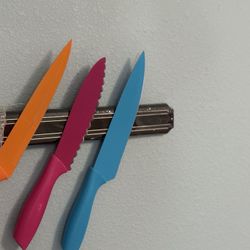 Kitchen Wall-Mounted Magnetic Knives Holder