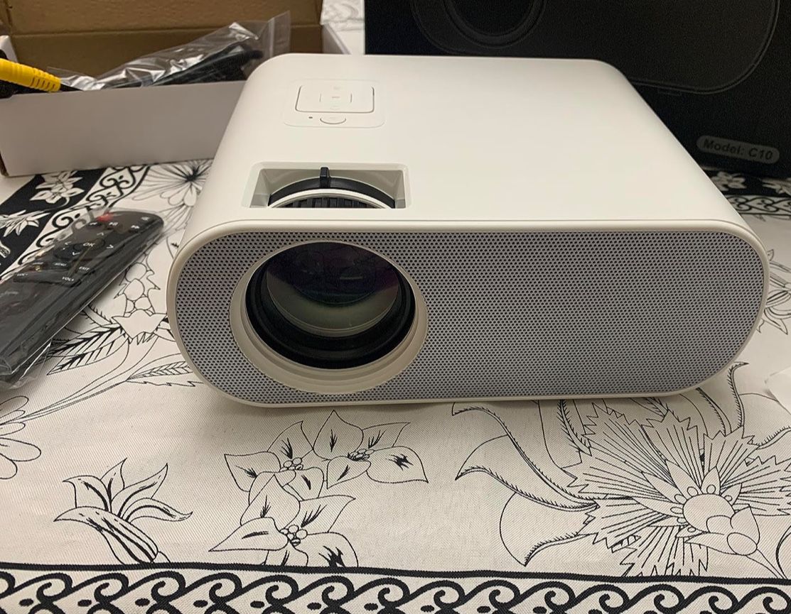 Bluetooth Projector NEW / never Used