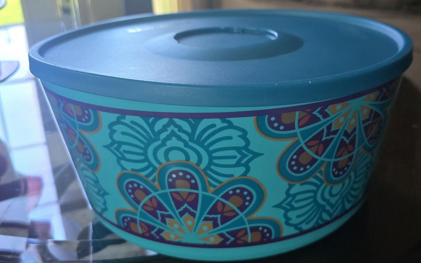Tupperware Bowl