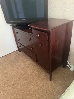 Baby changing dresser