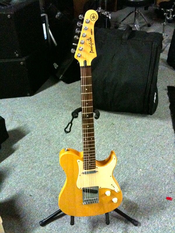 Yamaha Pacifica 102S