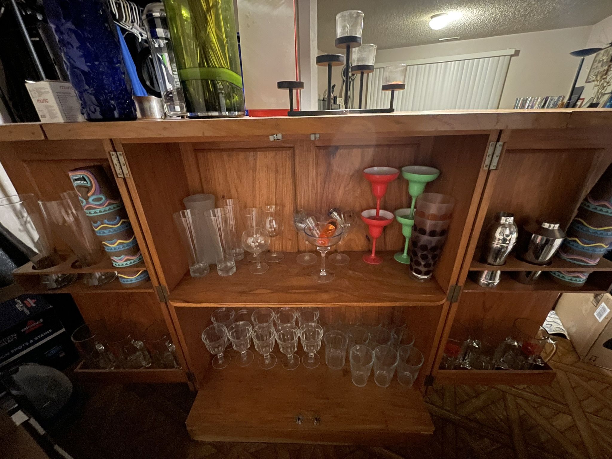 Wooden Bar (extends )