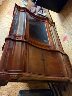 China cabinet / hutch