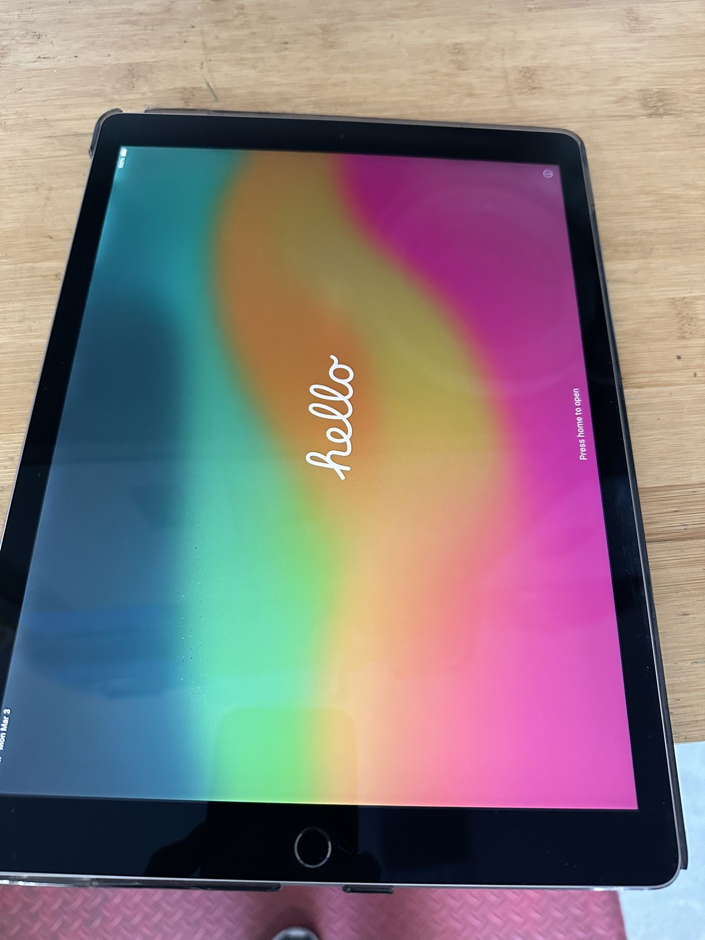 Apple Ipad Pro Gen Two 12.9 Inch 256 gig with cellular
