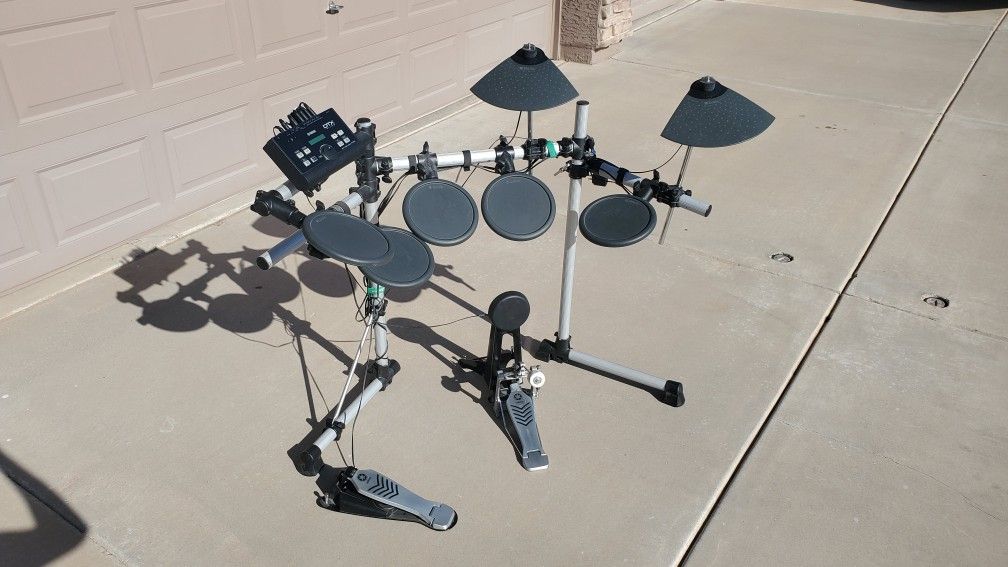 YAMAHA - DTX500 - Electric Drumset