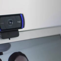 Logitech Clip-On Camera C920 Pro like new