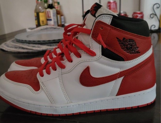 Air Jordan 1 Retro High OG Heritage Red