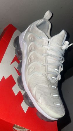 Men white vapor max