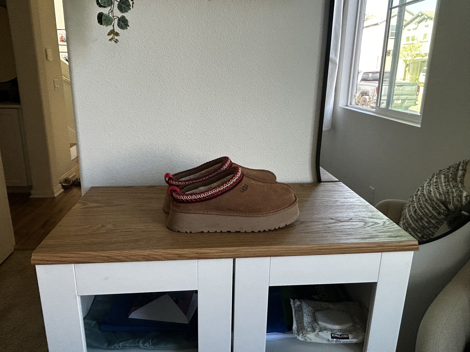UGG Tazz 2 Shoes