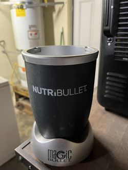 Nutri Bullet w Cup