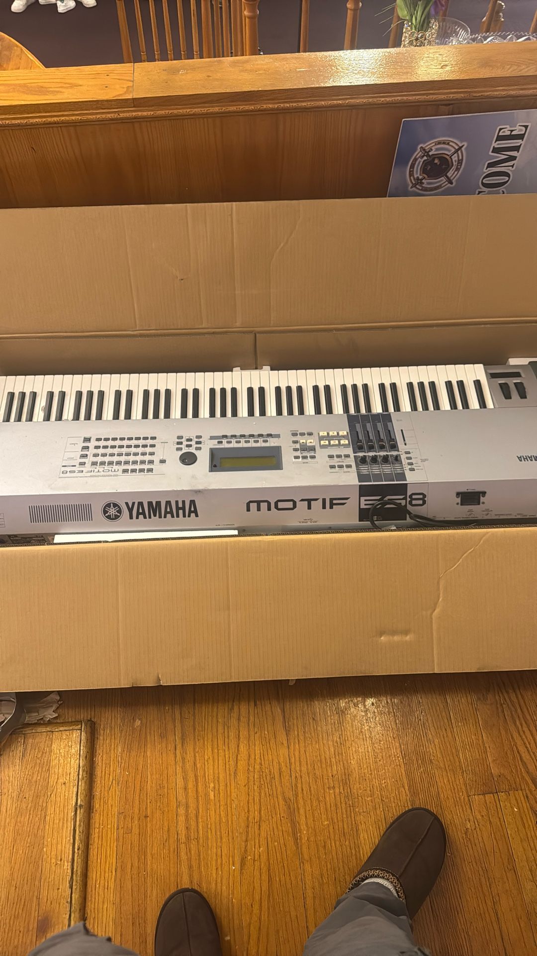 MOTIF ES8