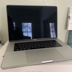 Apple MacBook Pro 2017 15” Touch Bar