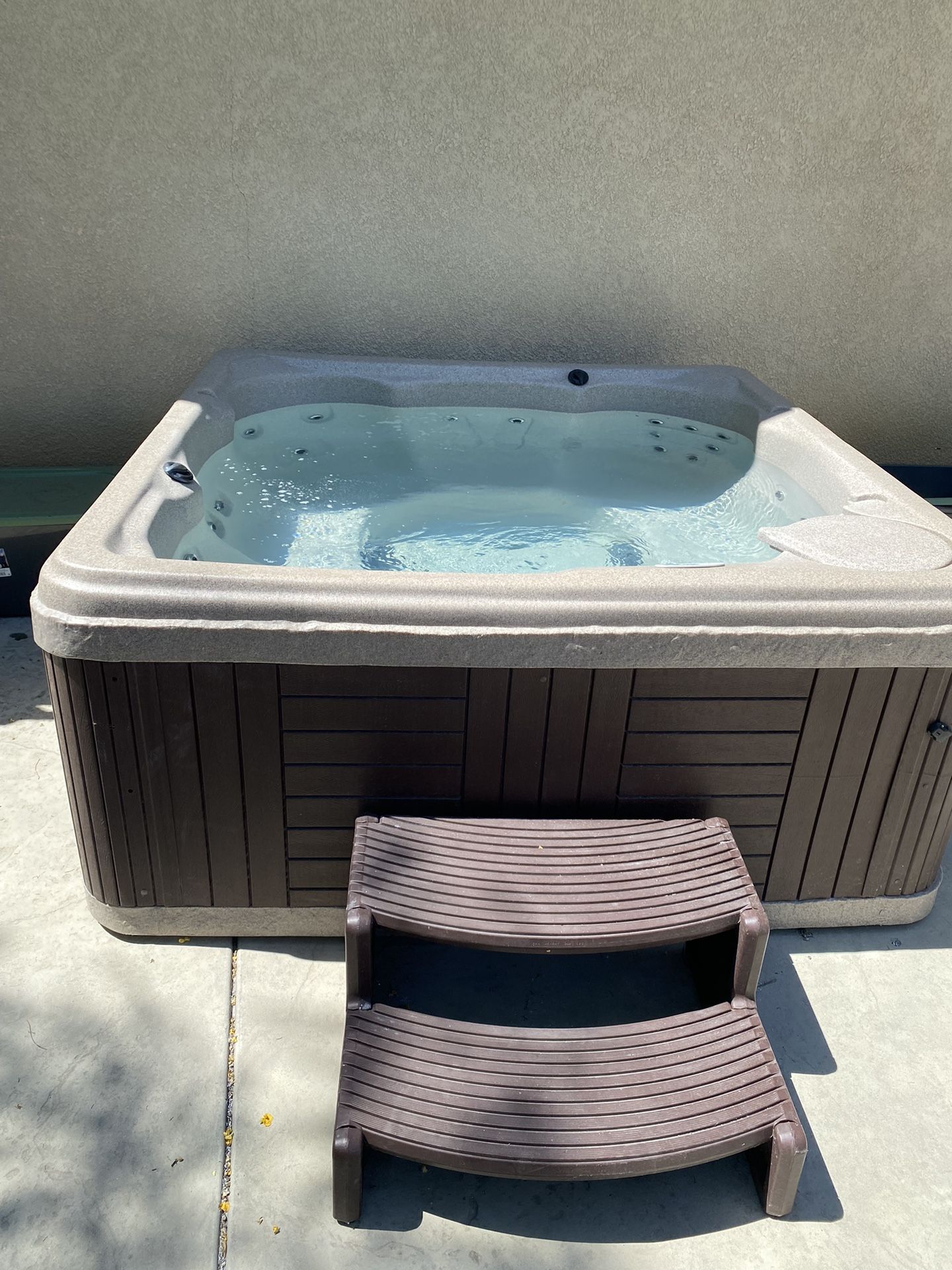 6 Seat Jacuzzi for Sale in Banning, CA OfferUp