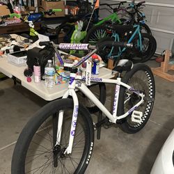 White Thrust Mafia Bomma