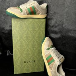 Size 6 Men (8Woman) Gucci Sneakers 