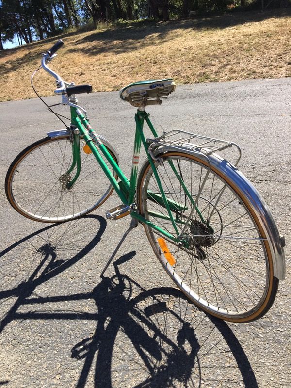Vintage sears woman bike in good condition