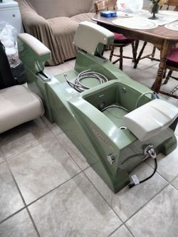 PEDICURE FOOT SPA TUB AND MESSAGE CHAIR