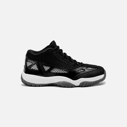 Jordan 11 low Space jam size 10 (NO TRADES PRICE IS FIRM)