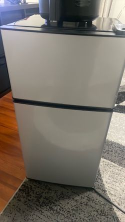 Mini fridge