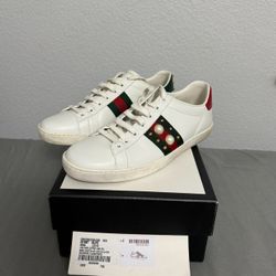 Gucci Sneakers Women 