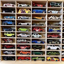  Hot Wheels & Matchbox Collection – 60 Cars w/ Display Case