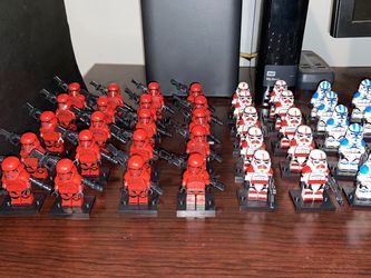 Clone Trooper Lot ( 40 Figures and Matched Rifles)