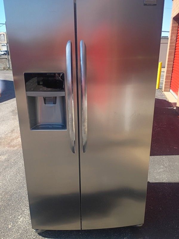 NEW STAINLESS STEEL SIDE BY SIDE REFRIGERATOR 