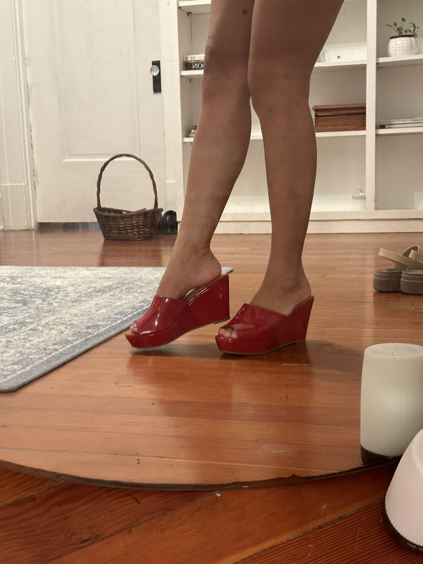 Red Glossy Chinese Laundry Wedge Platform Heel Size 7.5