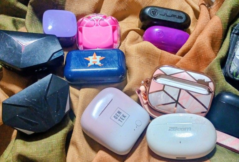 Ear Buds/ Screen Protector